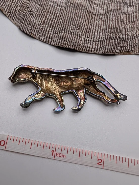 Vintage Brass-Tone Leopard Brooch Pin in Iridescent Bronze - Picture 4 of 4